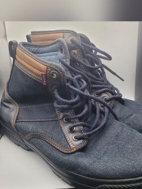 Levi's Denim Men's Lug Sole Utility Boots. Size 9